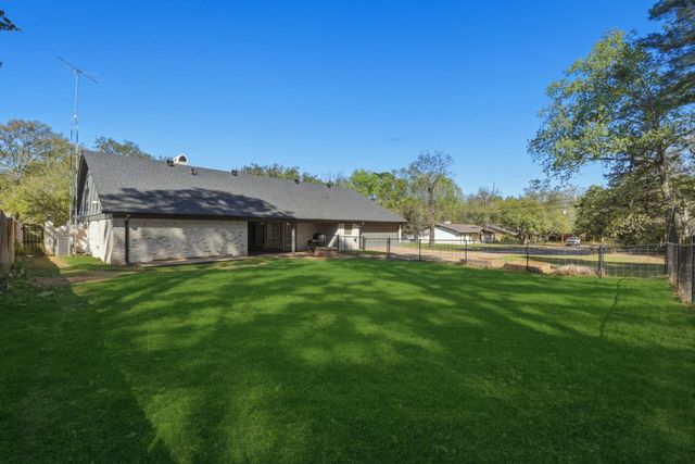 108 Mark Pl, Kilgore, TX 75662