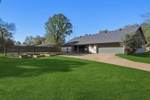 108 Mark Pl, Kilgore, TX 75662