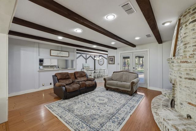 108 Mark Pl, Kilgore, TX 75662