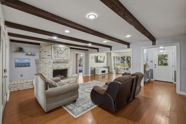 108 Mark Pl, Kilgore, TX 75662