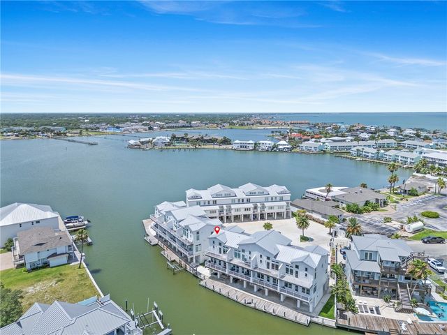 38 Mazatlan Dr, Rockport, TX 78382