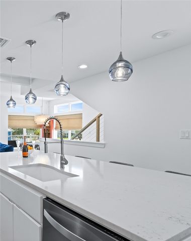 38 Mazatlan Dr, Rockport, TX 78382