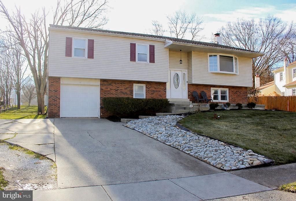 227 HYDE PARK PL, Yardley, PA 19067