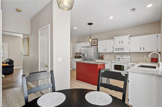 2056 Nicklaus DR, Suffolk, VA 23435