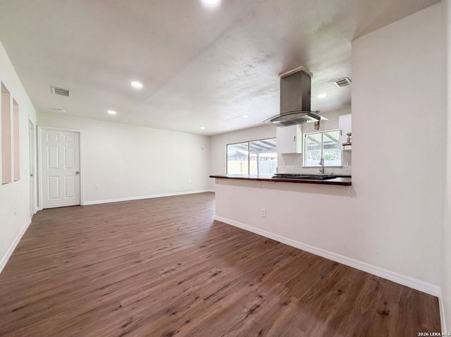 2906 KESLAKE ST, San Antonio, TX 78222