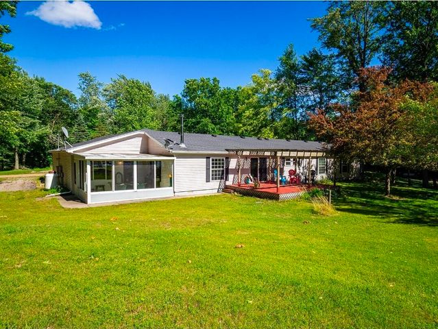 84 Thelen Drive, Cheshire Twp, MI 49055