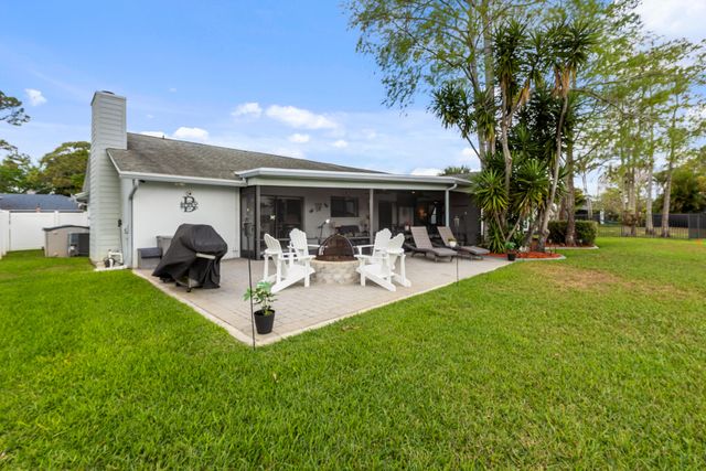 125 Parkwood Drive, Royal Palm Beach, FL 33411