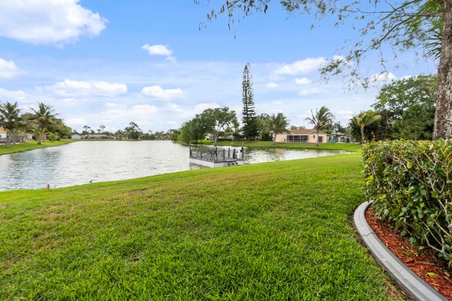 125 Parkwood Drive, Royal Palm Beach, FL 33411