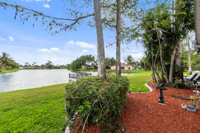 125 Parkwood Drive, Royal Palm Beach, FL 33411