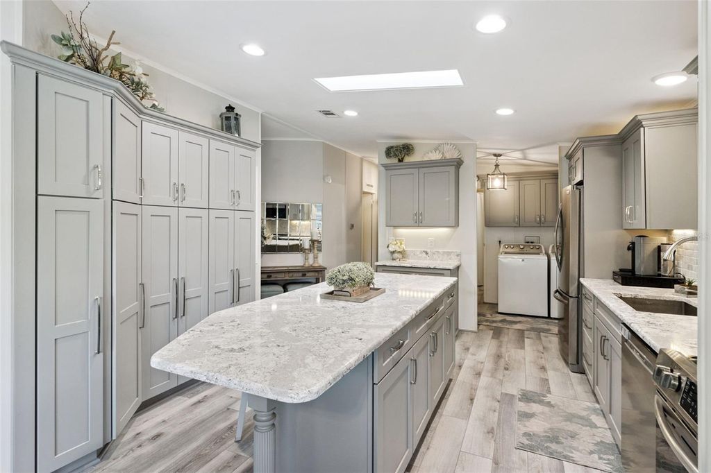 Image 16 of property listing at 8568 BREEZE HILL DRIVE, Lake Wales, FL 33898