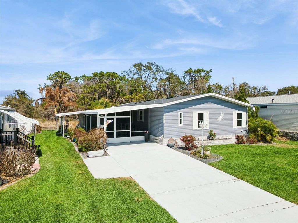 Image 3 of property listing at 8568 BREEZE HILL DRIVE, Lake Wales, FL 33898