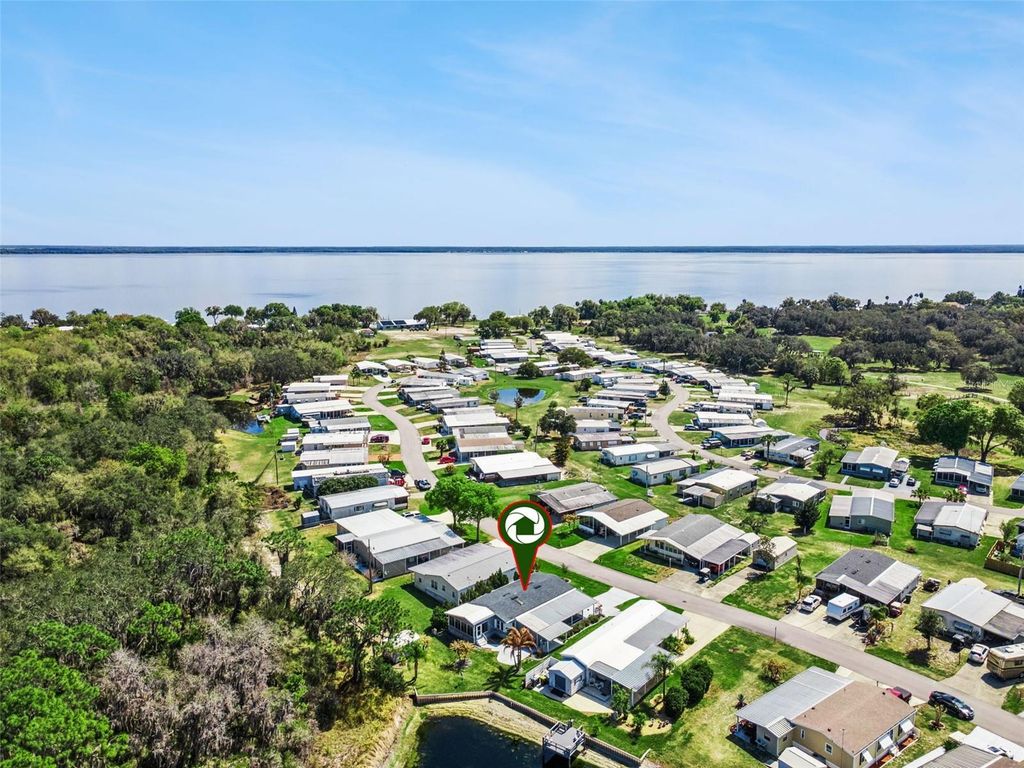 Image 33 of property listing at 8568 BREEZE HILL DRIVE, Lake Wales, FL 33898