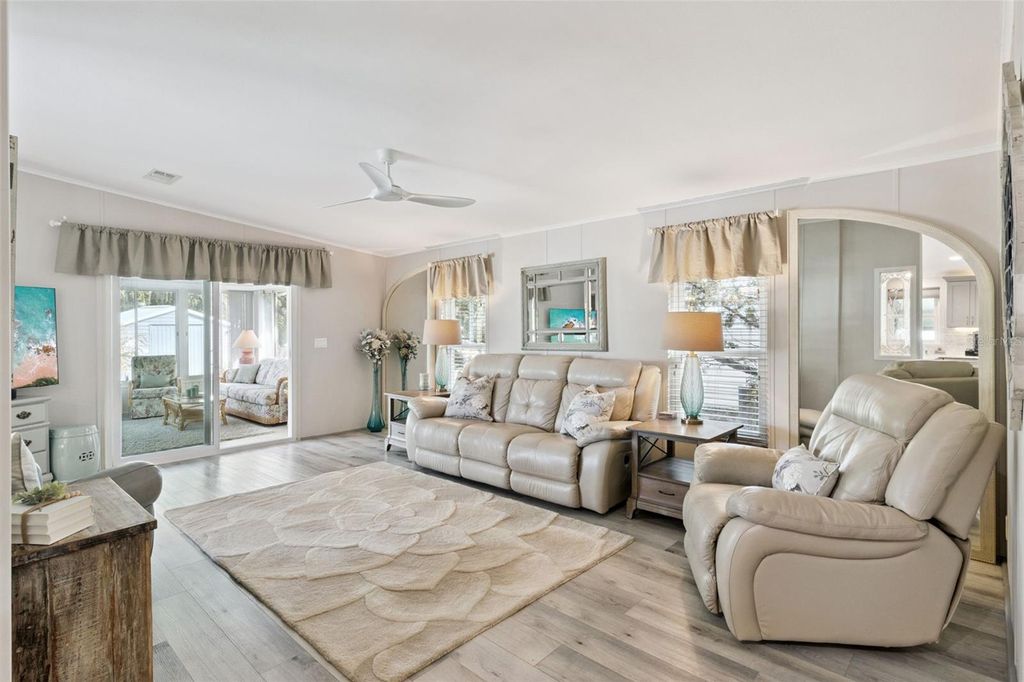 Image 7 of property listing at 8568 BREEZE HILL DRIVE, Lake Wales, FL 33898