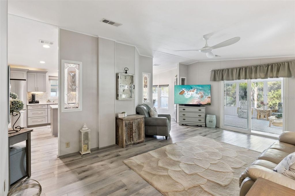 Image 8 of property listing at 8568 BREEZE HILL DRIVE, Lake Wales, FL 33898