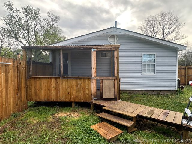 1106 N Sherman Avenue, Okmulgee, OK 74447