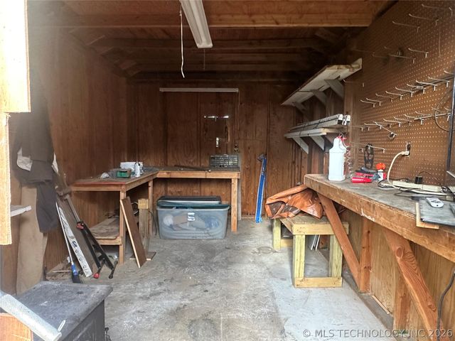 1106 N Sherman Avenue, Okmulgee, OK 74447