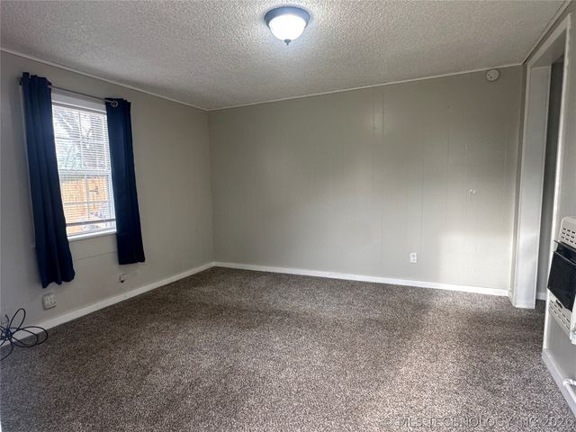 1106 N Sherman Avenue, Okmulgee, OK 74447