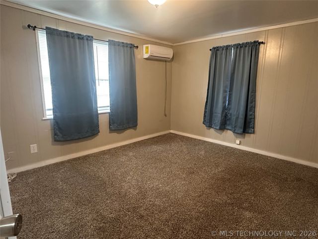 1106 N Sherman Avenue, Okmulgee, OK 74447