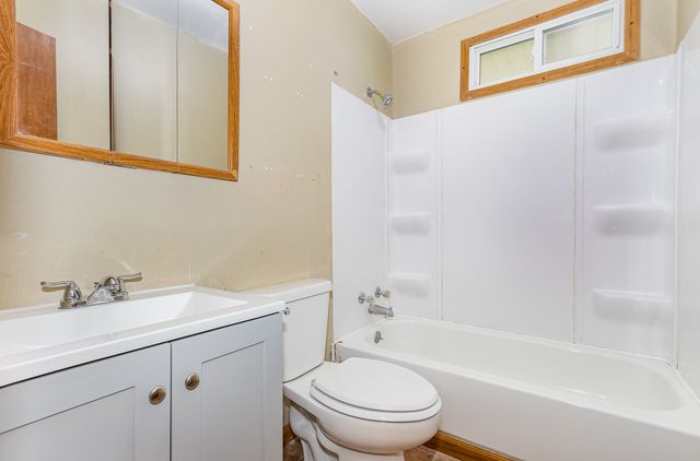 1220 Highland Avenue, Lockport, IL 60441