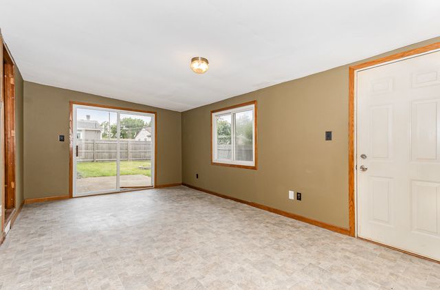 1220 Highland Avenue, Lockport, IL 60441