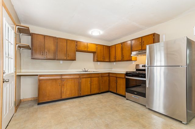 1220 Highland Avenue, Lockport, IL 60441