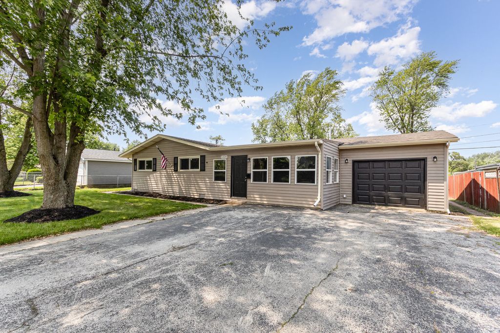 1220 Highland Avenue, Lockport, IL 60441