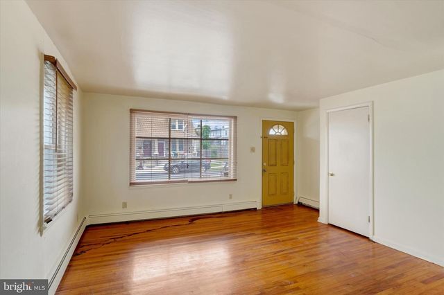 120 E JACKSON ST, York, PA 17401