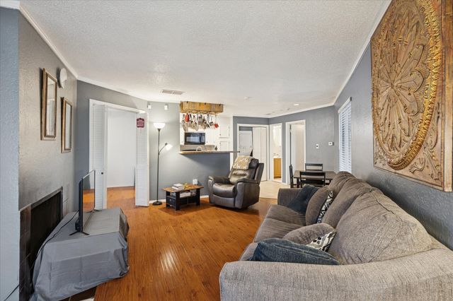 2300 Balsam Drive G105, Arlington, TX 76006