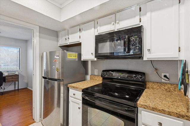 2300 Balsam Drive G105, Arlington, TX 76006