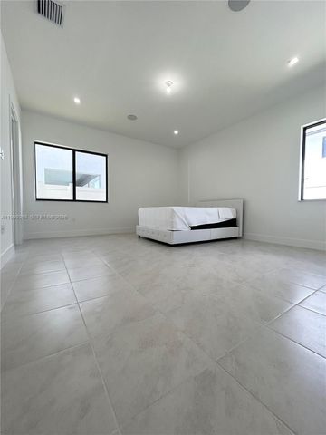 8037 NW 46th Ter, Doral, FL 33166