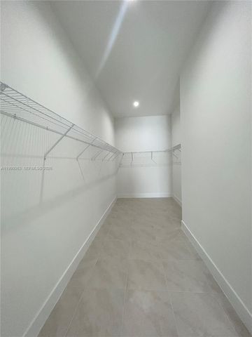 8037 NW 46th Ter, Doral, FL 33166