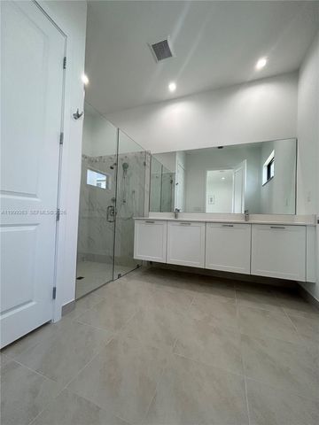 8037 NW 46th Ter, Doral, FL 33166