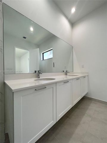 8037 NW 46th Ter, Doral, FL 33166