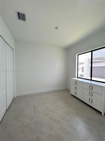 8037 NW 46th Ter, Doral, FL 33166