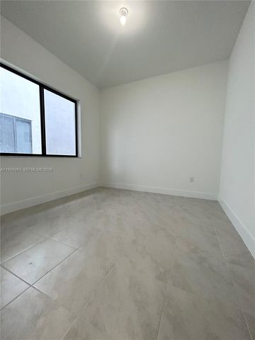 8037 NW 46th Ter, Doral, FL 33166