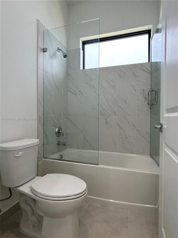 8037 NW 46th Ter, Doral, FL 33166