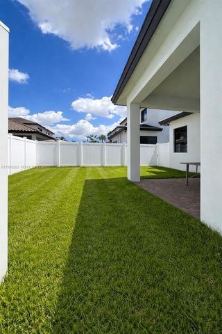 8037 NW 46th Ter, Doral, FL 33166