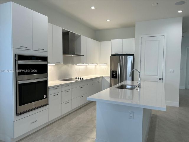 8037 NW 46th Ter, Doral, FL 33166