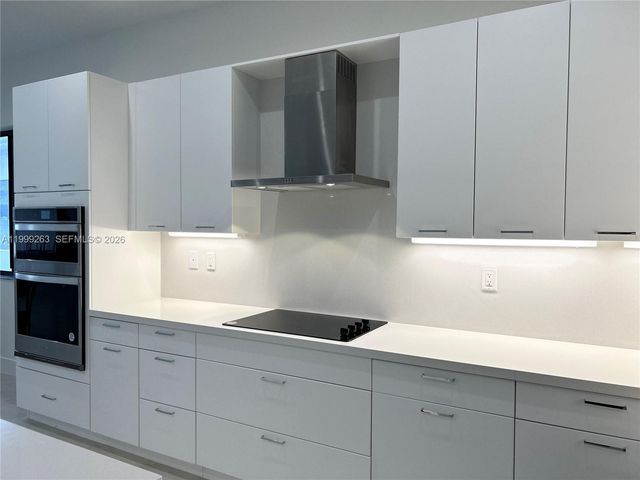 8037 NW 46th Ter, Doral, FL 33166