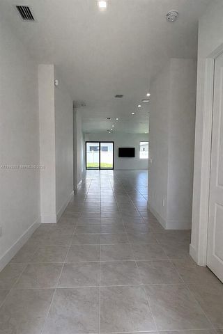 8037 NW 46th Ter, Doral, FL 33166