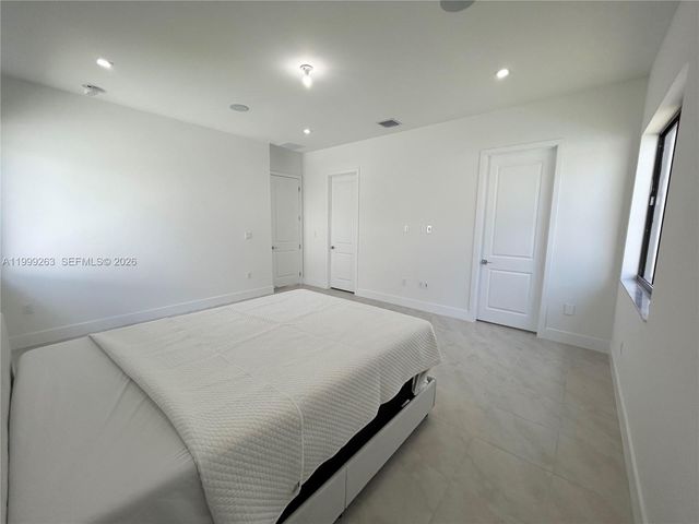 8037 NW 46th Ter, Doral, FL 33166