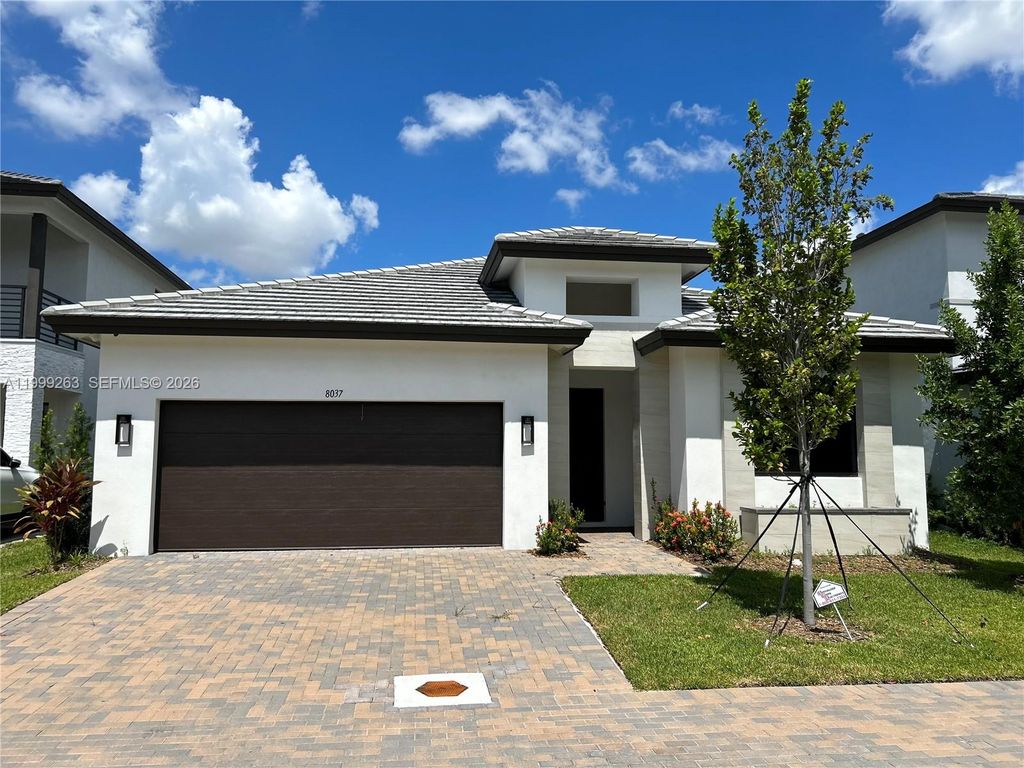 8037 NW 46th Ter, Doral, FL 33166
