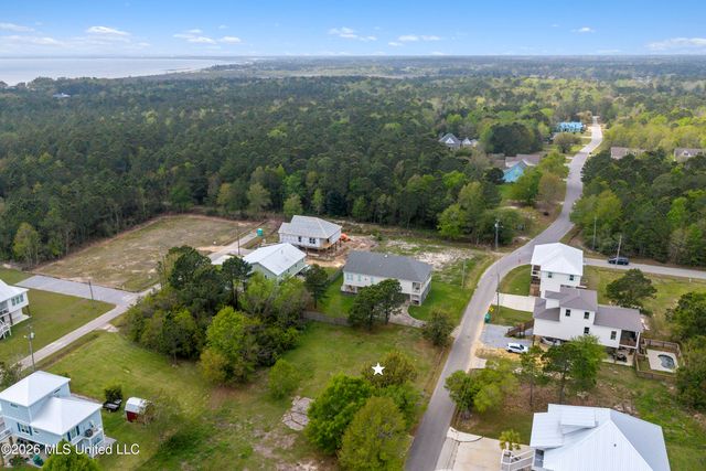 427 Sears Avenue, Waveland, MS 39576