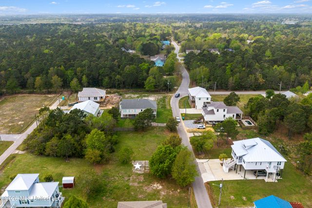427 Sears Avenue, Waveland, MS 39576