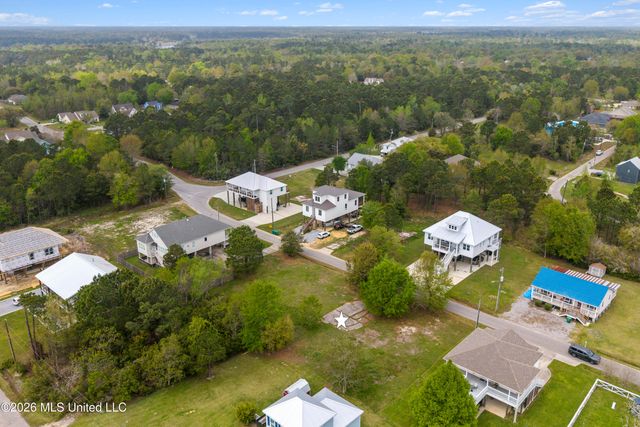 427 Sears Avenue, Waveland, MS 39576
