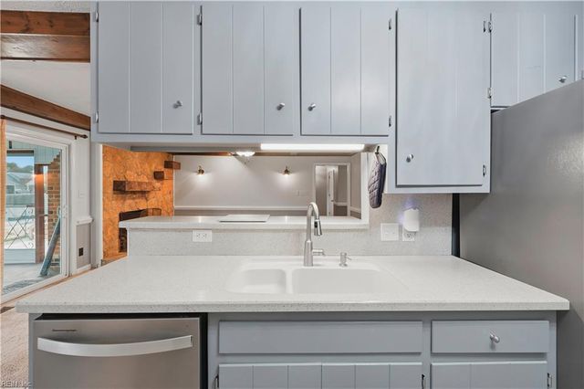 412 Joseph Topping DR, Poquoson, VA 23662