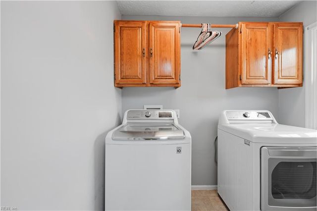 412 Joseph Topping DR, Poquoson, VA 23662