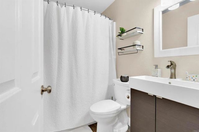10618 Esmeraldas Drive, San Diego, CA 92124
