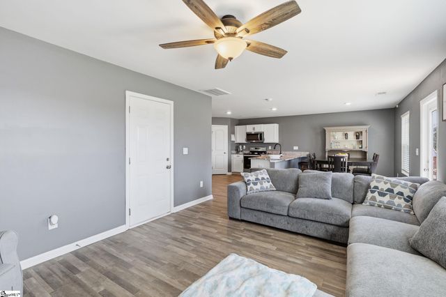 206 Christopher Street, Duncan, SC 29334
