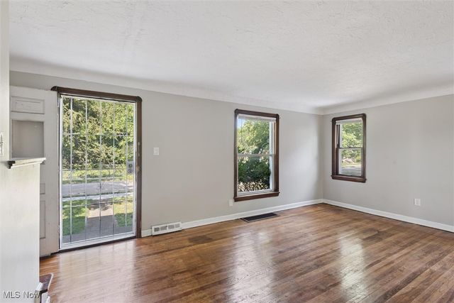 4723 W 125th Street, Cleveland, OH 44135